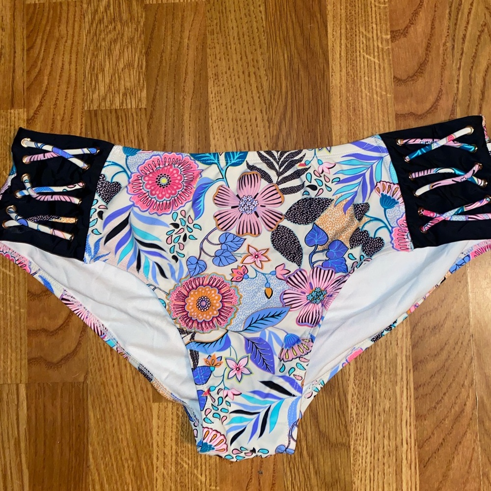 Time & Tru Bikini Bottoms